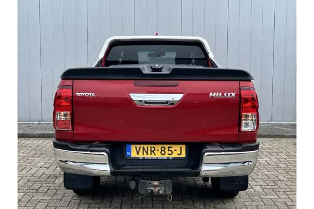 Toyota Hilux (2022) thumbnail 5