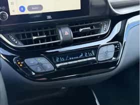 Toyota C-HR (2023) thumbnail 12