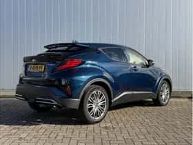 Toyota C-HR (2023) thumbnail 4
