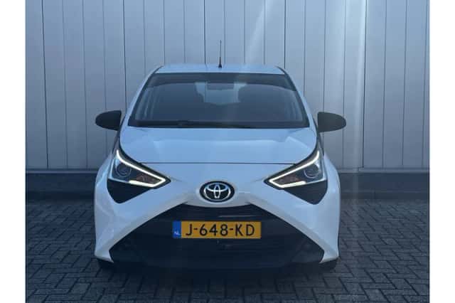 Toyota Aygo (2020) thumbnail 2