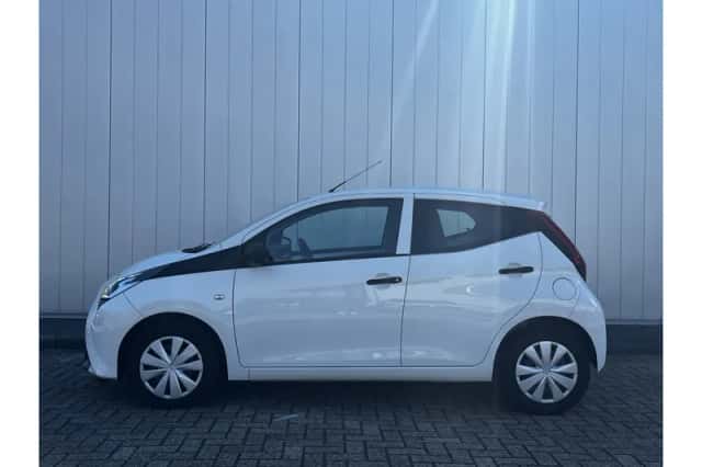 Toyota Aygo (2020) thumbnail 3