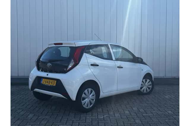Toyota Aygo (2020) thumbnail 4