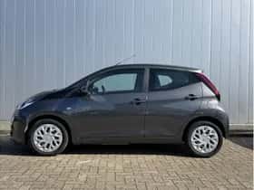Toyota Aygo (2021) thumbnail 2