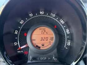 Toyota Aygo (2021) thumbnail 9