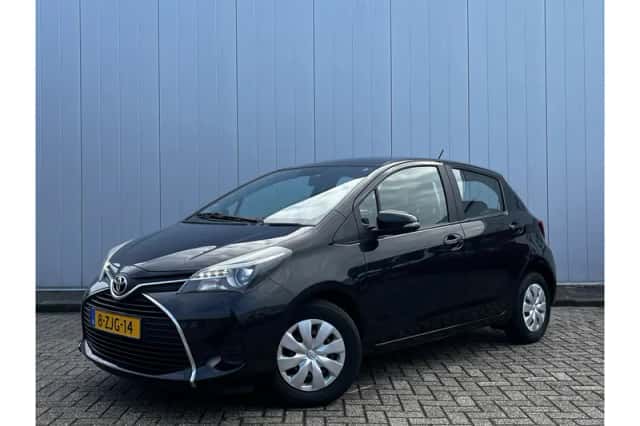 Toyota Yaris (2015) thumbnail 1
