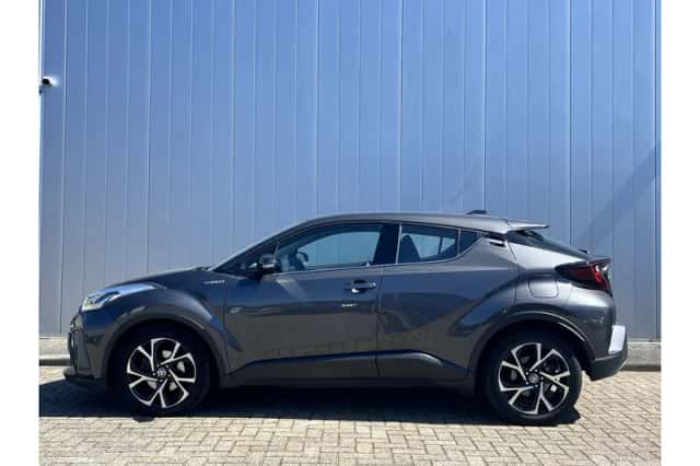 Toyota C-HR (2020) thumbnail 2