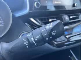 Toyota C-HR (2020) thumbnail 18