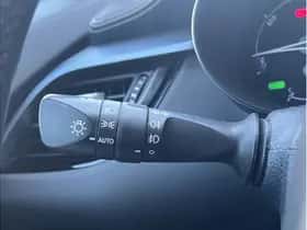 Toyota C-HR (2020) thumbnail 19