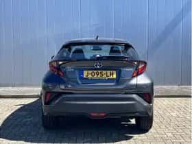 Toyota C-HR (2020) thumbnail 5