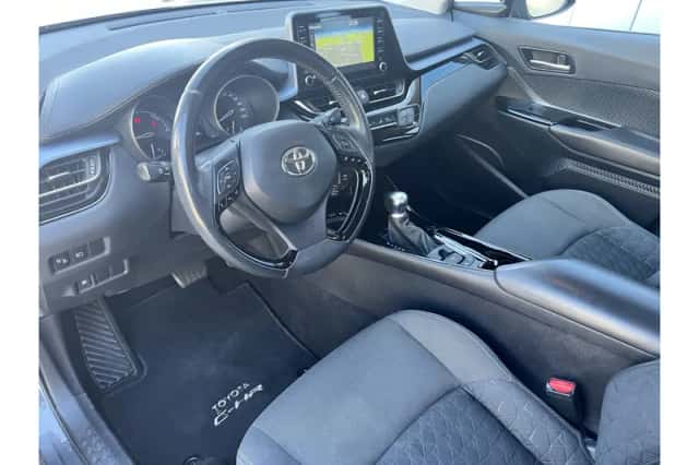 Toyota C-HR (2020) thumbnail 6