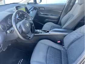 Toyota C-HR (2020) thumbnail 7