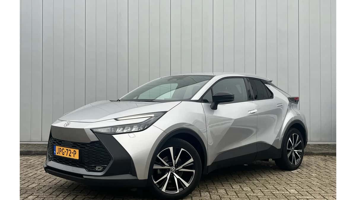 Toyota C-HR (2024) — foto 1