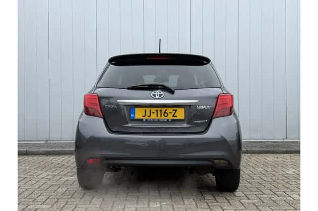 Toyota Yaris (2014) thumbnail 4