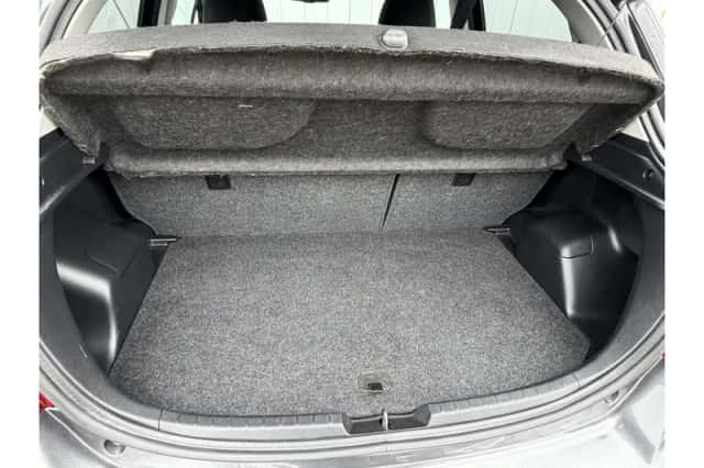 Toyota Yaris (2014) thumbnail 5