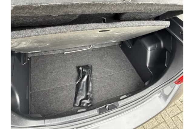 Toyota Yaris (2014) thumbnail 6