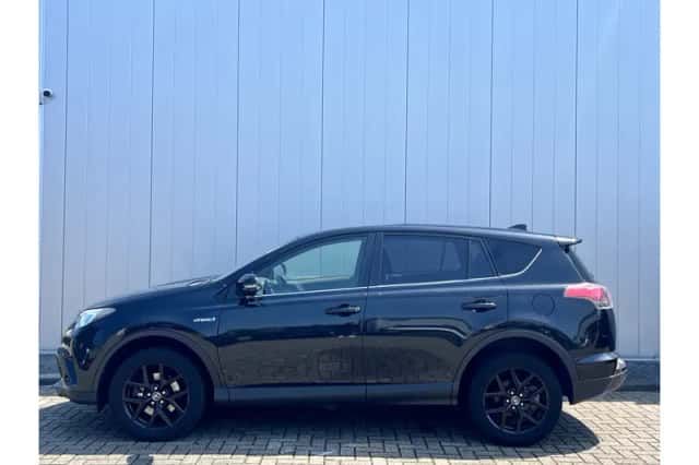 Toyota RAV4 (2017) thumbnail 3