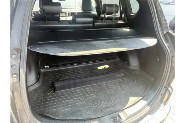 Toyota RAV4 (2017) thumbnail 6