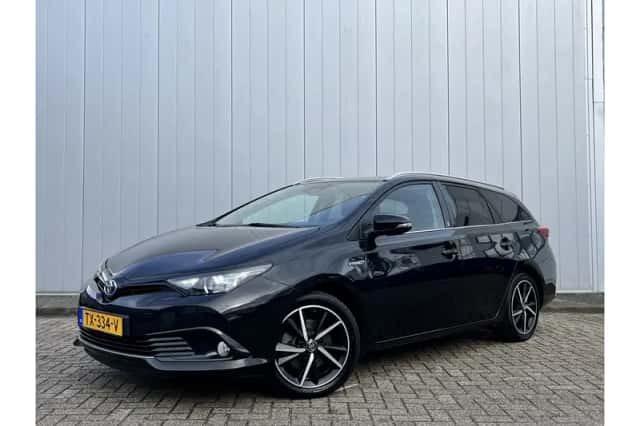 Toyota Auris (2018) thumbnail 1
