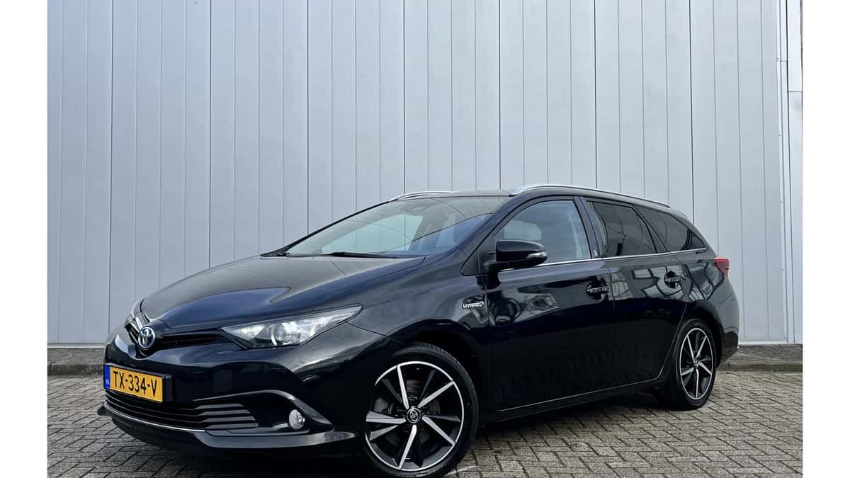Toyota Auris (2018) — foto 1