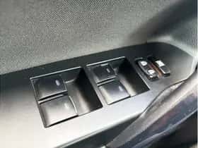Toyota Auris (2018) thumbnail 12