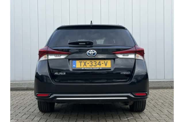 Toyota Auris (2018) thumbnail 4