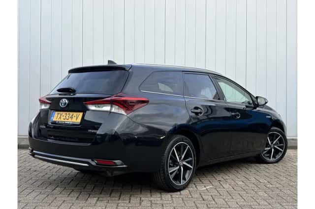 Toyota Auris (2018) thumbnail 5