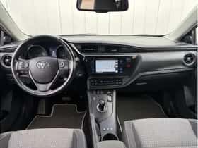 Toyota Auris (2018) thumbnail 8