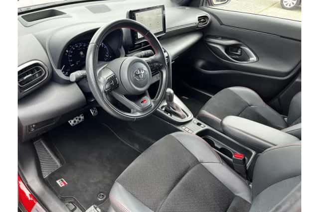 Toyota Yaris Cross (2024) thumbnail 6
