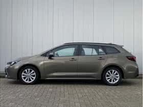 Toyota Corolla (2023) thumbnail 2