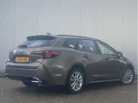 Toyota Corolla (2023) thumbnail 3