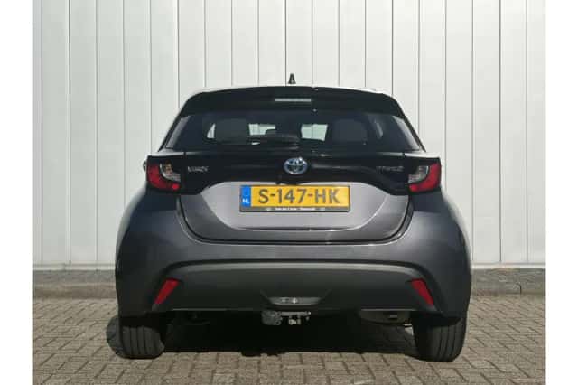 Toyota Yaris (2022) thumbnail 5