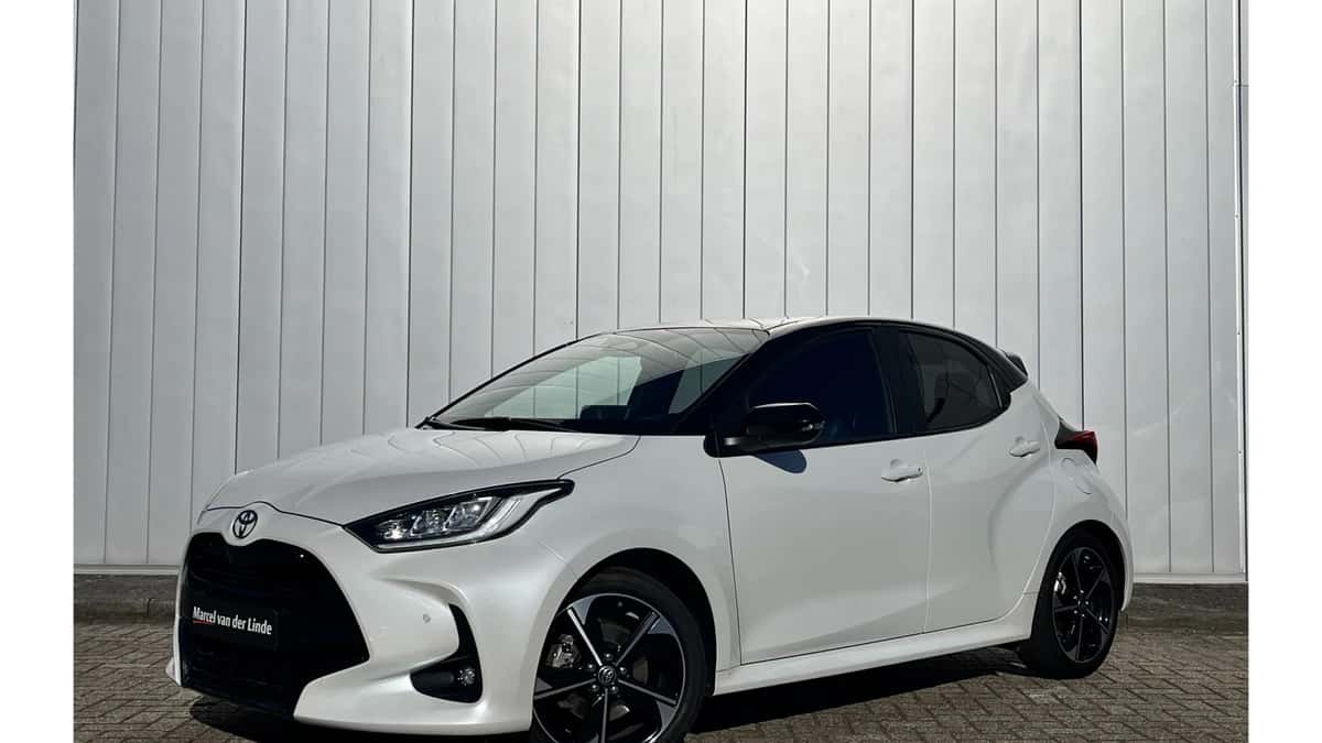 Toyota Yaris (2024) — foto 1
