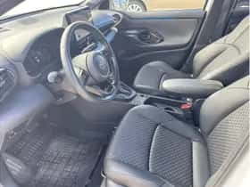 Toyota Yaris (2024) thumbnail 8