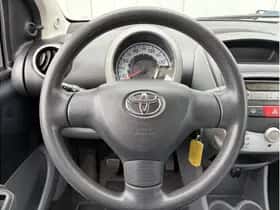 Toyota Aygo (2008) thumbnail 14