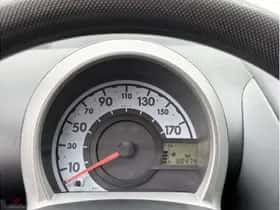 Toyota Aygo (2008) thumbnail 17