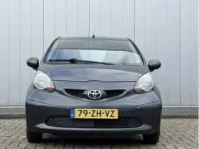 Toyota Aygo (2008) thumbnail 4