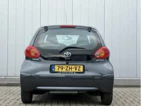 Toyota Aygo (2008) thumbnail 5