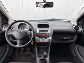 Toyota Aygo (2008) thumbnail 7