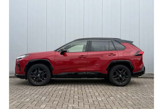 Toyota RAV4 (2024) thumbnail 2