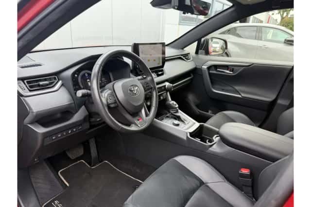 Toyota RAV4 (2024) thumbnail 6