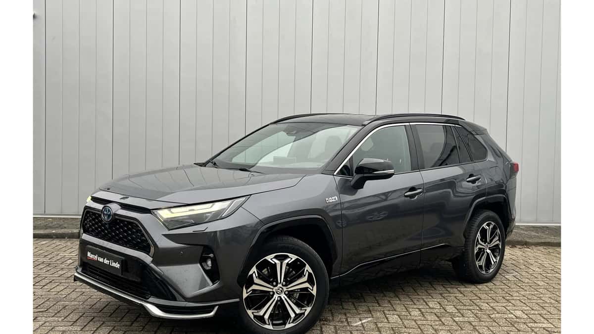 Toyota RAV4 (2022) — foto 1
