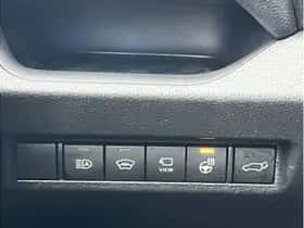 Toyota RAV4 (2022) thumbnail 13