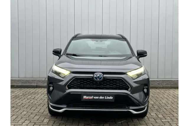 Toyota RAV4 (2022) thumbnail 4