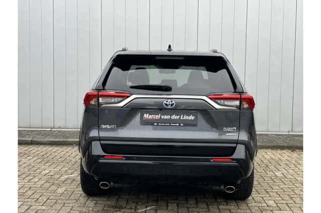 Toyota RAV4 (2022) thumbnail 5