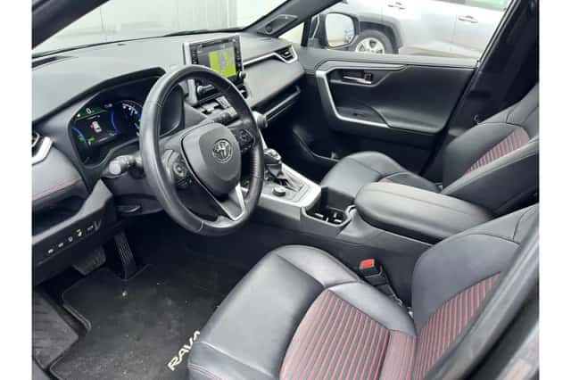Toyota RAV4 (2022) thumbnail 6