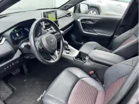 Toyota RAV4 (2022) thumbnail 6