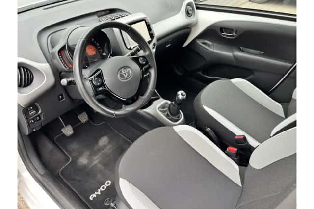 Toyota Aygo (2017) thumbnail 6