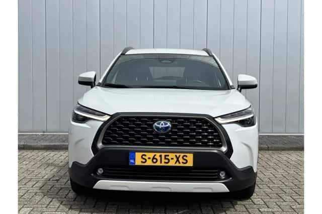 Toyota Corolla (2023) thumbnail 2