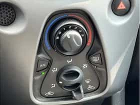 Toyota Aygo (2019) thumbnail 13