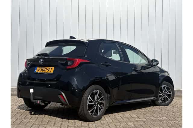 Toyota Yaris (2020) thumbnail 3